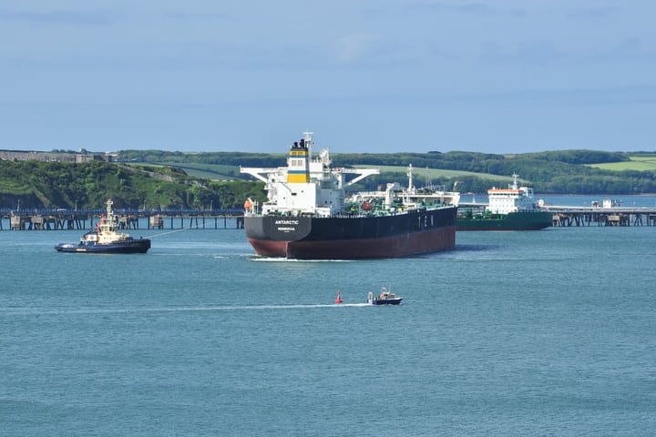 Crude Oil Falls Sharply; US Initial Jobless Claims Decline